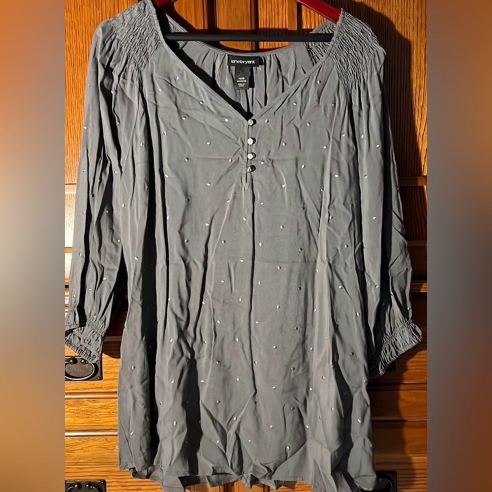 Lane Bryant V-neck Button 3/4 Sleeve Gathered Shoulder Polka Dot Henley 14/16